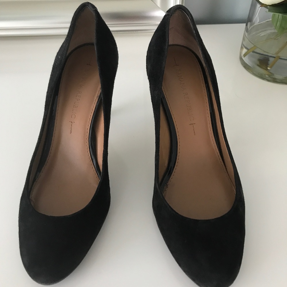 Banana Republic black suede heels. Size 7